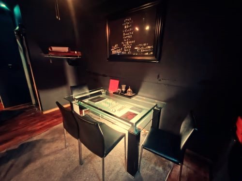 BAR THE BLACK WIDOW02
